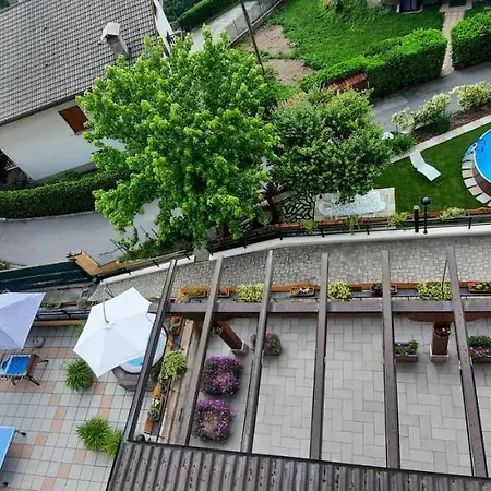 Apartament La Terrazza Casa Carenno